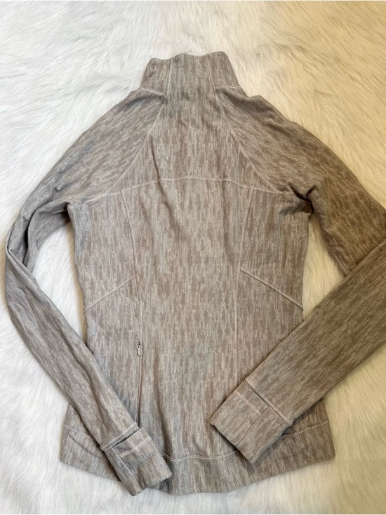Lululemon Outrun the Elements 1/2 Zip 🤎🩶🤍 - Picture 6 of 9